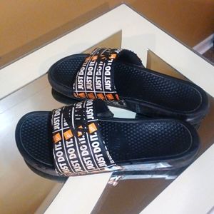 NIKE SLIDES MEN SZ 13